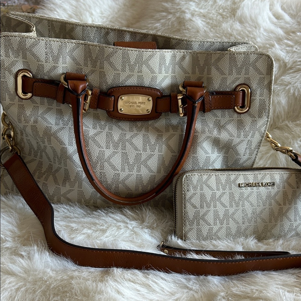 Michael Kors Cream and Brown Shoulder Bag Set